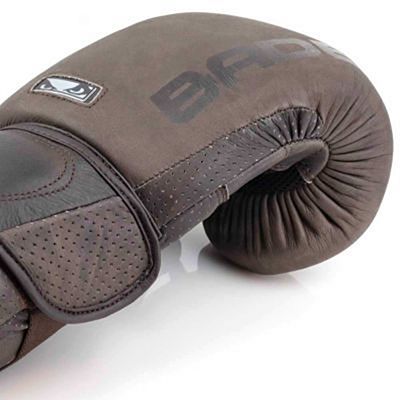 Bad Boy Legacy 2.0 Boxing Glove Marron