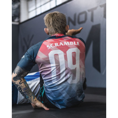 Scramble Dorai Training Top Rojo-Azul Marino