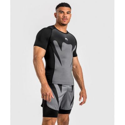 Venum Attack S/S Rashguard Preto-Cinza