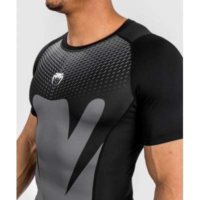 Venum Attack S/S Rashguard Preto-Cinza