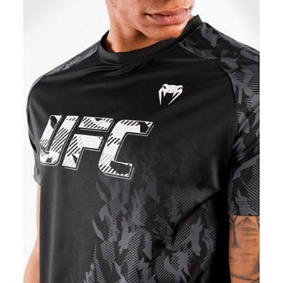 Venum UFC Authentic Fight Week Men Performance Short Sleeve T-shirt Svart