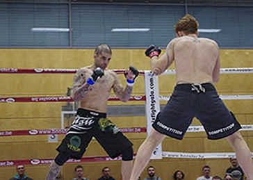Ezekiel Zayas lucha en MMA profesional